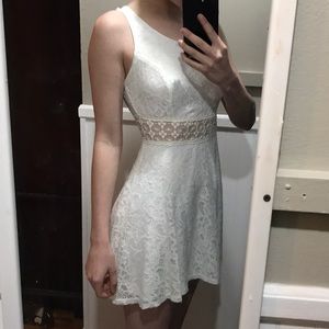 Super cute white lace dress!! Perfect for summer